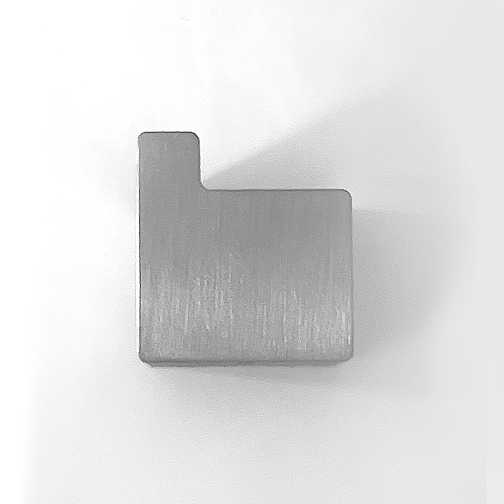 8209L99-front-int